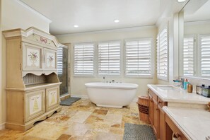 Shower, jetted tub, hair dryer, towels