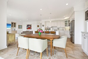 Dining - Exquisite Panoramic View Estate (Newport Beach)