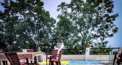 Welcome to the bagpackers hostel in the lap of himalayas at Rawscape in kausani
