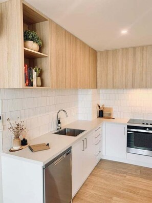 Fridge, microwave, oven, stovetop