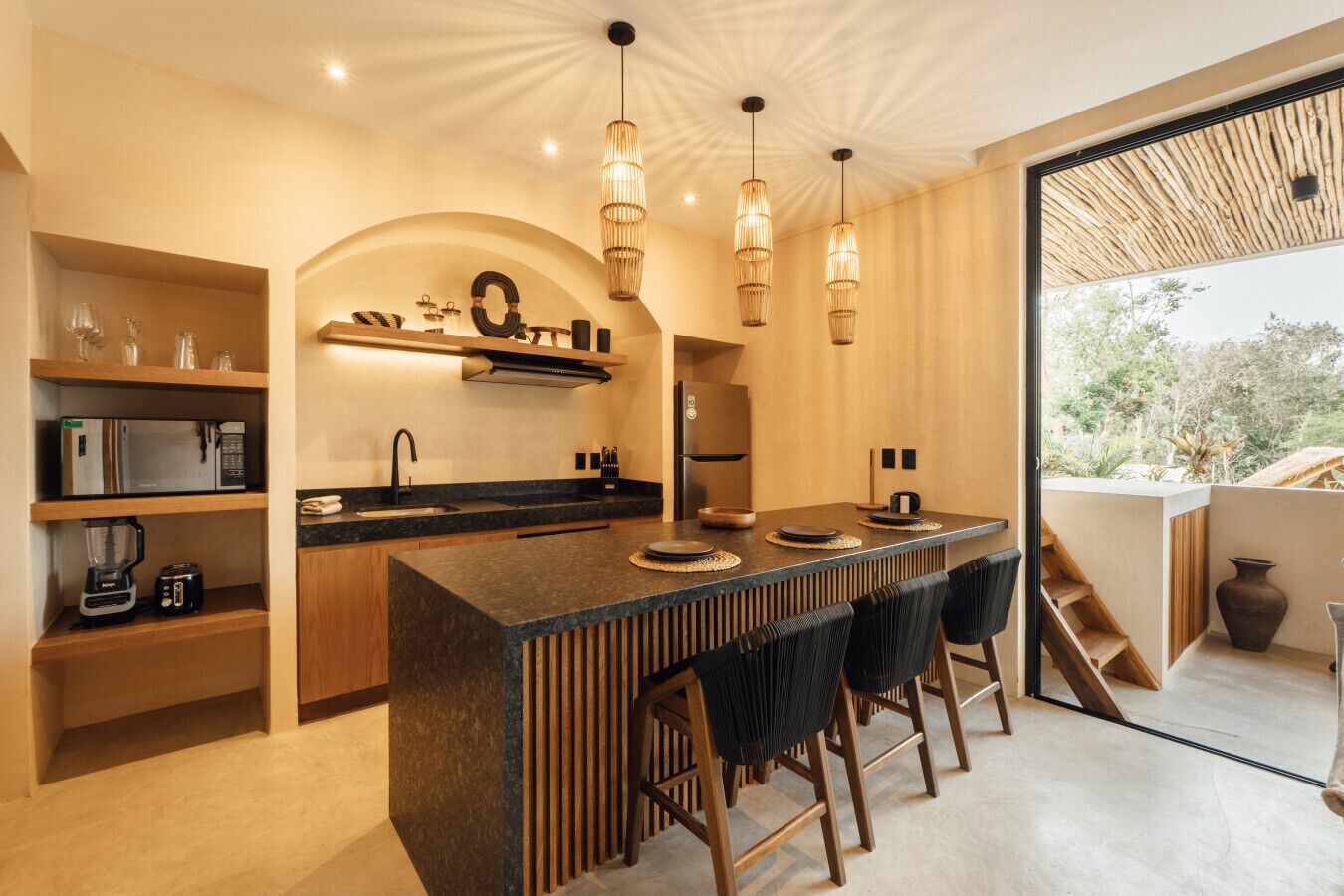 Frigorifero, microonde, tostapane, pentole/stoviglie/utensili