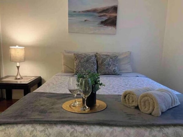 3 soverom, strykejern/-brett, reiseseng for barn og wi-fi