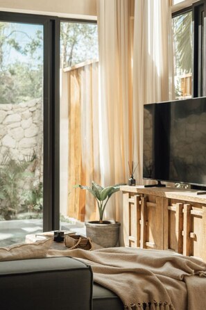 3 habitaciones, tabla de planchar con plancha, cuna de viaje y wifi