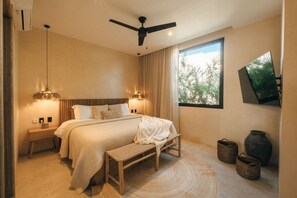 3 bedrooms, desk, iron/ironing board, travel cot