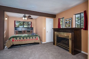 Maison, plusieurs lits, patio, vue montagne (Yosemite Aviary) | 3 chambres, Wi-Fi gratuit