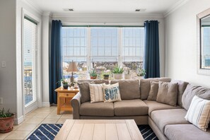 Smart TV, books - Oceanfront Condo with Balcony & Pool (Virginia Beach)