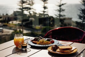 تناول الطعام بالخارج