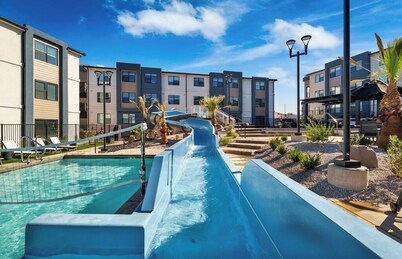 Near Zion; heated indoor/outdoor pool; hot tubs, fire pits