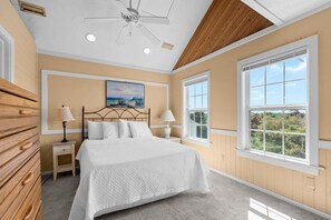 5 室のベッドルーム、WiFi (無料)、ベッドシーツ