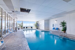 Una piscina cubierta