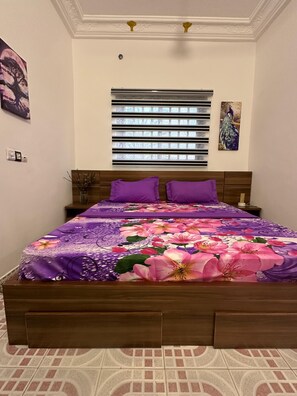 2 chambres, fer et planche à repasser, Wi-Fi gratuit, draps fournis