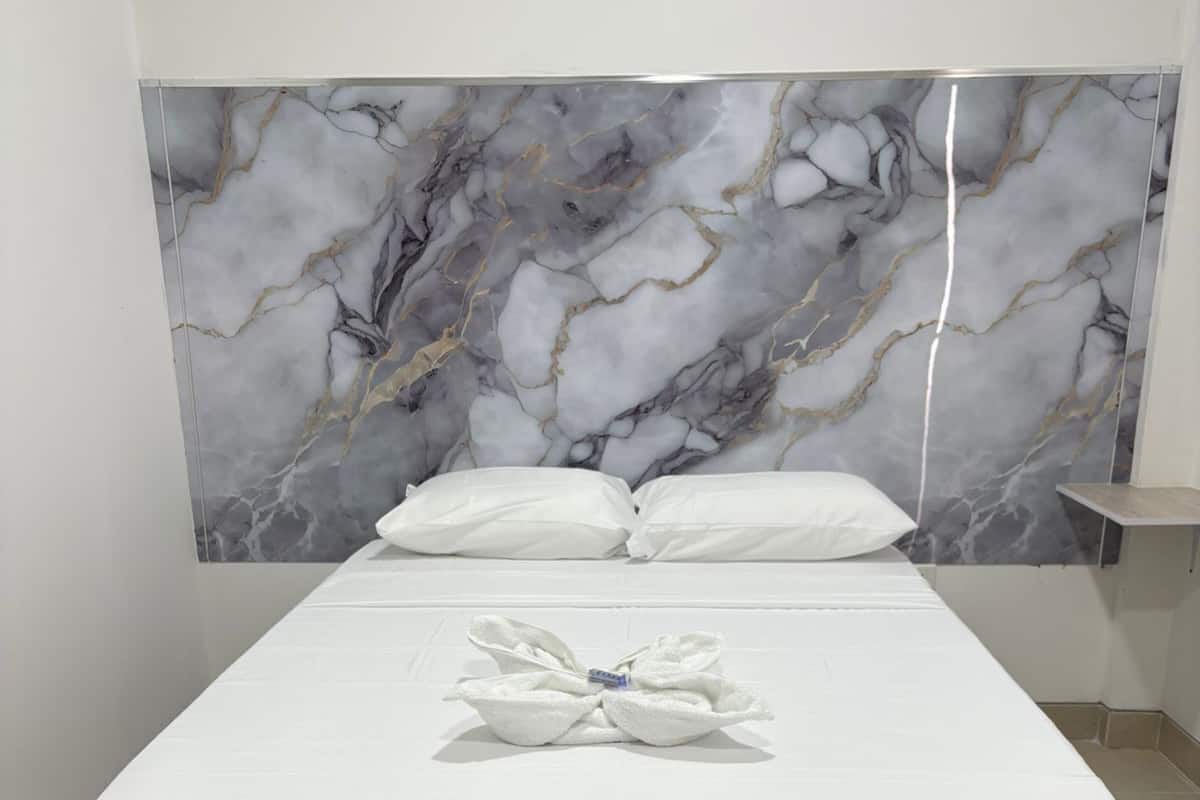 Comfort tweepersoonskamer | Luxe beddengoed, een minibar, een laptopwerkplek, gratis wifi