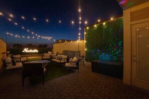 Terrace/patio - 20 Bed Private Gluch Home with Rooftop (Nashville)