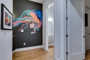 Interior - 20 Bed Private Gluch Home with Rooftop (Nashville)