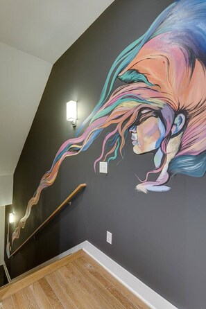 Interior - 20 Bed Private Gluch Home with Rooftop (Nashville)