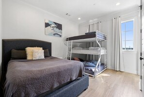4 bedrooms, iron/ironing board, WiFi, bed sheets - 19 Bed Downtown Rooftop Gameroom Walk To Broadway (Nashville)
