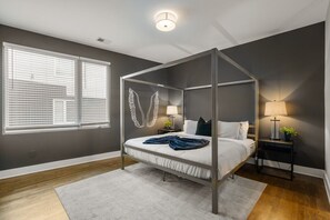 4 bedrooms, desk, iron/ironing board, WiFi
