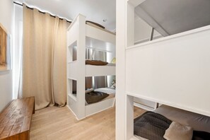 Desk, iron/ironing board, WiFi, bed sheets