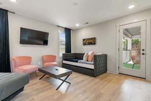 TV - 20 Bed West Nashville Private Bachelorette House (Nashville)