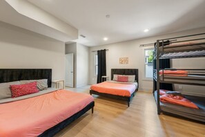 Desk, iron/ironing board, WiFi, bed sheets