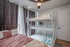 4 bedrooms, desk, iron/ironing board, WiFi