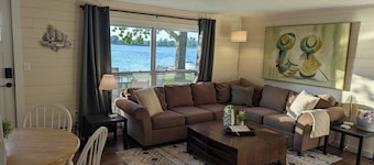 Cozy 3-bedroom cabin just steps from the lake!