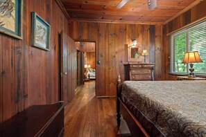 3 bedrooms, WiFi, bed sheets - Lake View Lodge (Lake Lure)