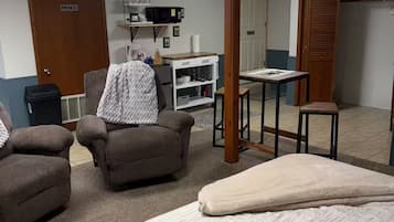 1 bedroom, iron/ironing board, WiFi, bed sheets