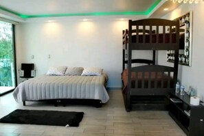 6 bedrooms, iron/ironing board, WiFi, bed sheets