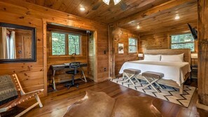 4 Schlafzimmer, Schreibtisch, Bügeleisen/Bügelbrett, kostenloses WLAN