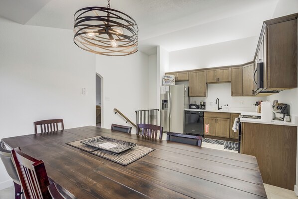 In-room dining - Fountain Mountain (Fountain)