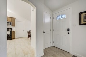 Interior entrance - Fountain Mountain (Fountain)