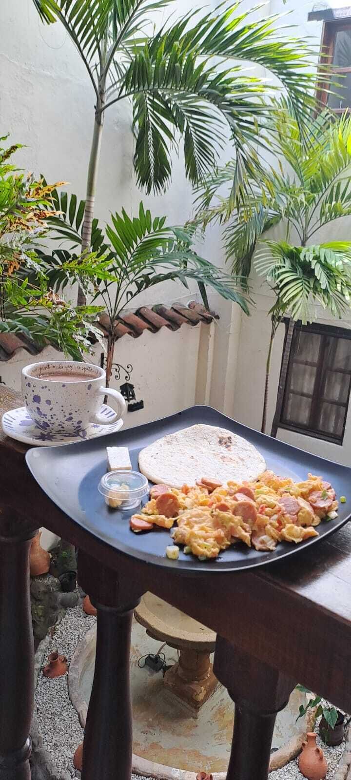 Hochwertige Bettwaren, Daunenbettdecken, Pillowtop-Betten, Minibar