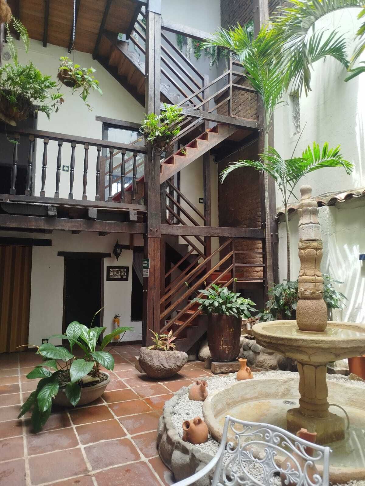 Televisión LED de 43 pulgadas con canales digitales 