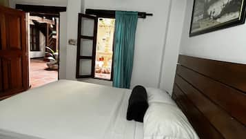 Roupas de cama premium, edredons de pluma, camas com colchões pillow-top
