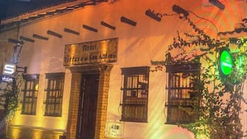 Fachada de la propiedad