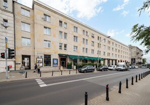 Exterior - Embassy District Apartment (Warszawa)