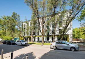 المنشأة من الخارج