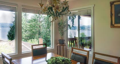 Bellevue Convenient 1 BR Lakeview House Upper Level