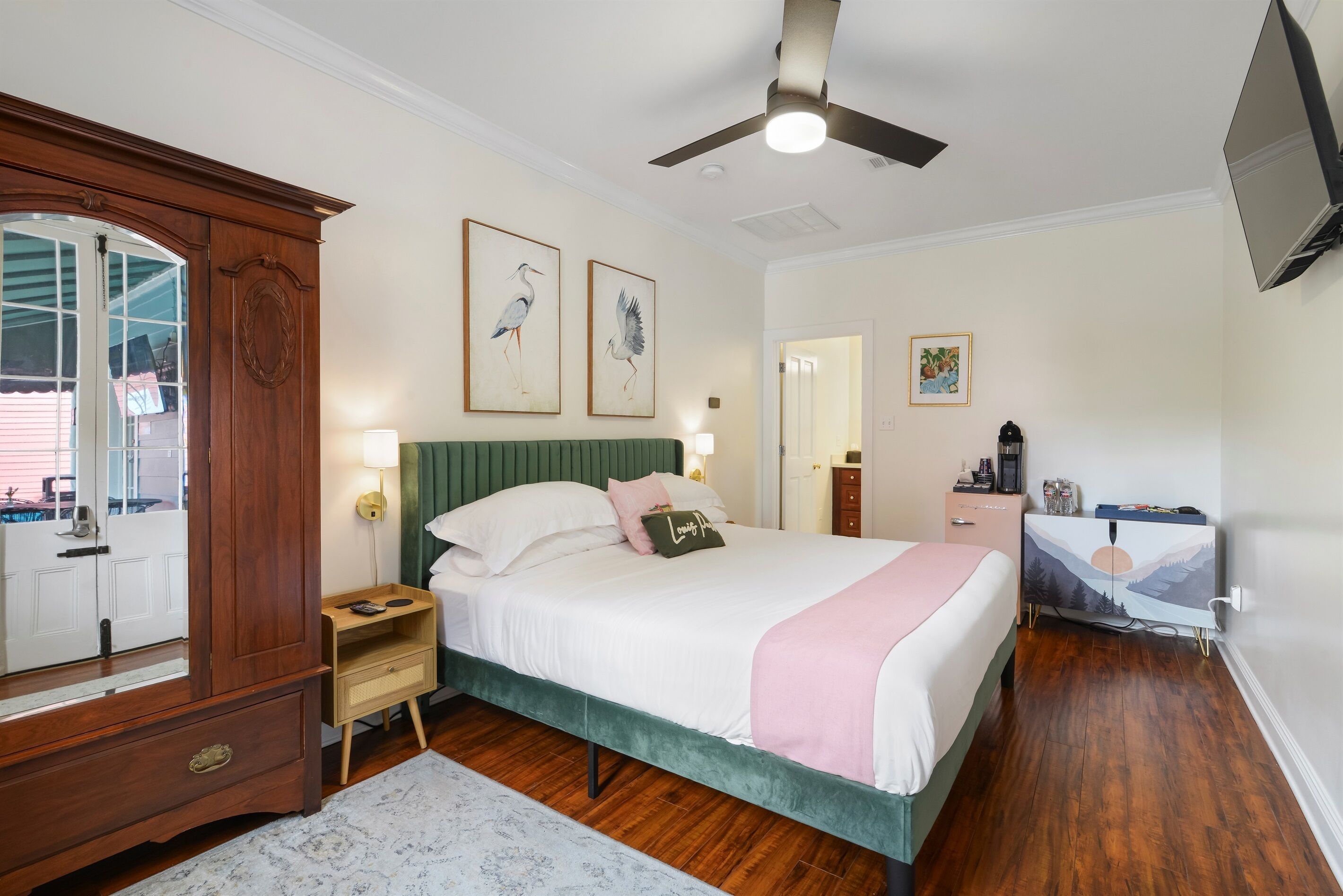 3 bedrooms, iron/ironing board, travel crib, free WiFi