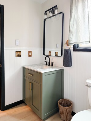 Hair dryer, towels, soap, toilet paper - Cozy Chalet in Lake Community, Pocono Mountains, w/ Hot Tub (Pocono Lake)