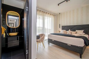 4 bedrooms, internet, bed sheets