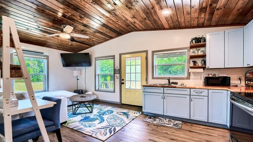 Sea Cow Cabin • Tiny Home Near Springs w/ Yard, Fire Pit & Relaxing Porch