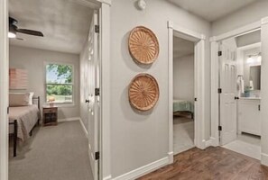 3 chambres, fer et planche à repasser, Wi-Fi, draps fournis