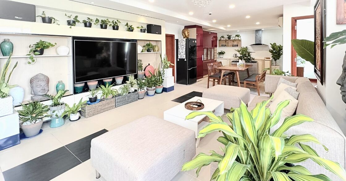 Leilighet, 3 soverom, byutsikt | Oppholdsområde | Peis og printere