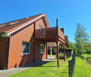 Exterior - Cozy vacation apartment with balcony on the Wurster North Sea coast (Wurster Nordseeküste)