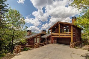 Property grounds - Abode at American Flag, private hot tub, sauna, panoramic views (Park City)