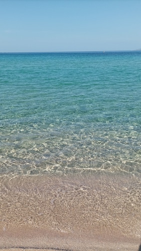 Studio avec balcon vue mer panoramique, accès privé plage 200m, parking privé