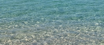 Residential apartment, balcony sea view, private beach access 200m, private parking