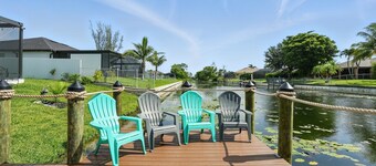 Casa Elena - 4 bed/3 bath w. heated pool on fresh water canal - game room!